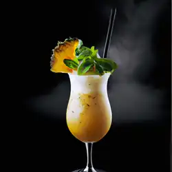 Une image de Ça y est les amis, j'ai trouvé LA recette de cocktail parfaite pour les soirées d'été : le Délicieux Frappé ! - image générée par IA (DALL-E)