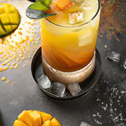 Une image de Le cocktail qui pique la langue : Touche de Mango ! - image générée par IA (DALL-E)