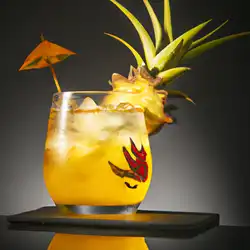 Une image de Bombe de feu: la recette explosive de cocktail au whisky, Red Bull et ananas - image générée par IA (DALL-E)
