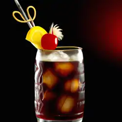 Une image de Feu de camp en bouteille : la recette du cocktail qui va vous enflammer !
