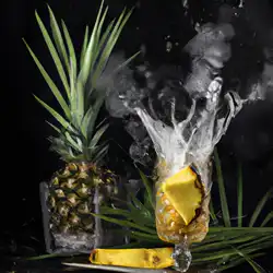 Une image de Le Shocking Pineapple : Un Cocktail Qui Va Te Faire Vibrer ! - image générée par IA (DALL-E)