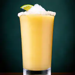 Une image de Un cocktail qui donne des ailes : Mangum Tequilito - image générée par IA (DALL-E)
