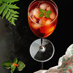 Une image de Le cocktail qui te fait sentir comme un roi : le Royal Menta
