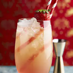 Une image de Whisky Fizz Fraise : le cocktail qui réveille tes papilles !