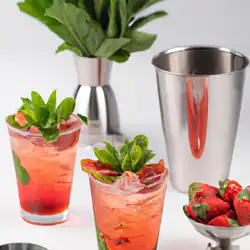 Une image de Cocktail d'été à la fraise et à la menthe 🍓🌿